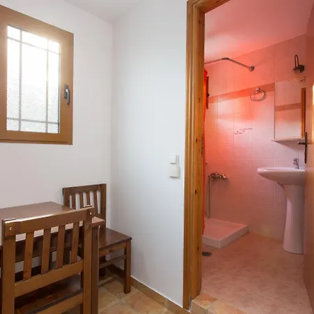 Georgia's Апартаменты Монемвазия