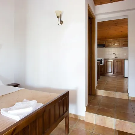 Georgia's Апартаменты Монемвазия